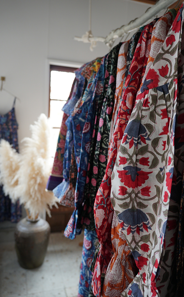 nioki with AMKUPi（ニウーキ ウィズ アムクピ）　金子朱々佳