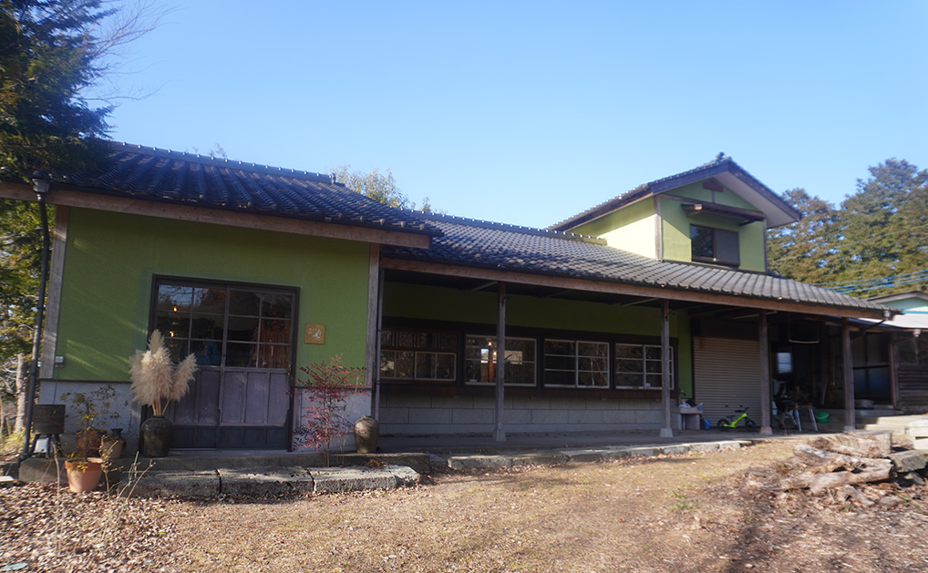 nioki with AMKUPi（ニウーキ ウィズ アムクピ）　金子朱々佳