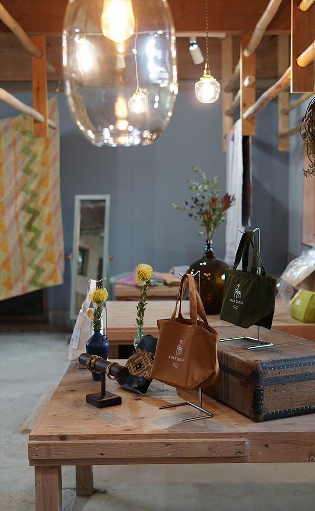 nioki with AMKUPi（ニウーキ ウィズ アムクピ）　金子朱々佳