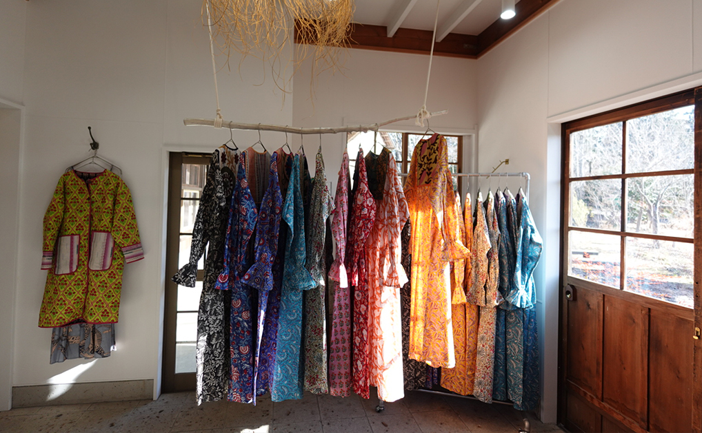 nioki with AMKUPi（ニウーキ ウィズ アムクピ）　金子朱々佳