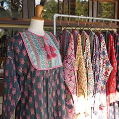 nioki with AMKUPi(ニウーキ ウィズ アムクピ)